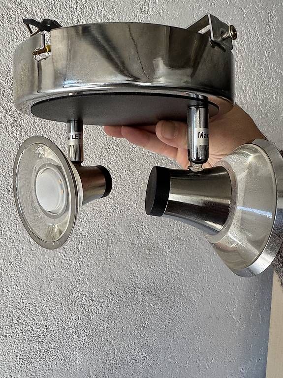Lampadari & plafoniere: Spot LED double orientable  design moderne  très bon état – Usato da Bevaix venduto da mic_rdc7 2