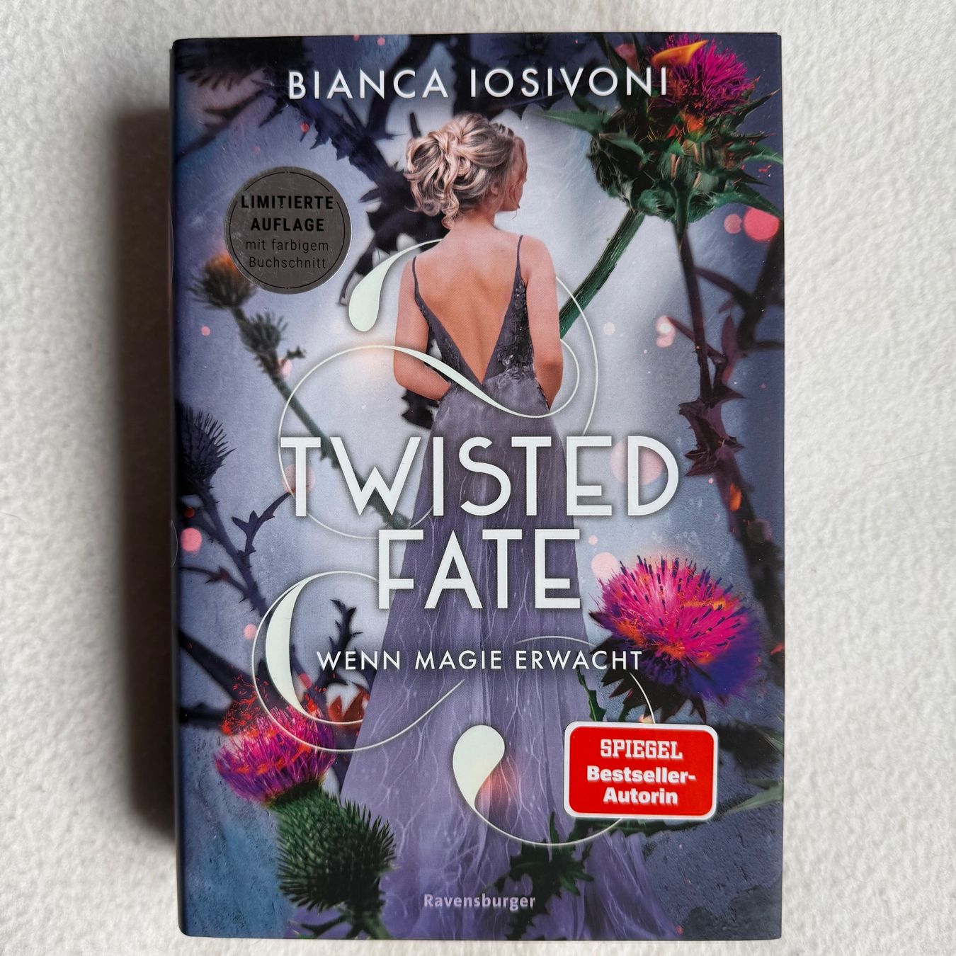 Libri: Twisted Fate mit Farbschnitt – Nuovo (secondo la descrizione) da Sevelen venduto da gig_py92