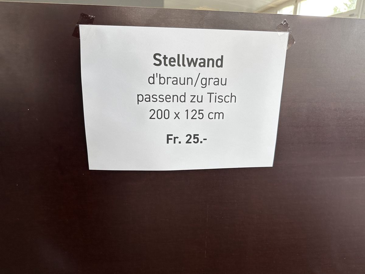 Schreibtische: Grosse Büroarbeitstische – Gebraucht aus Luzern von AK64 4