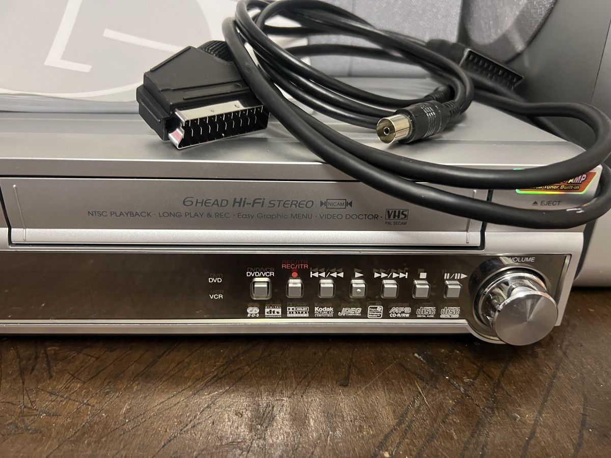 LG Registratori: VHS-Videorecorder mit Home Cinema System – Usato da Schongau venduto da Retro_Shop 3