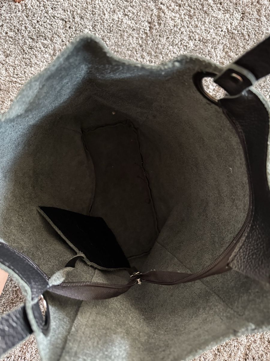 Taschen für Damen: Lederhandtasche – Gebraucht aus Oberglatt ZH von sam_vs55 1