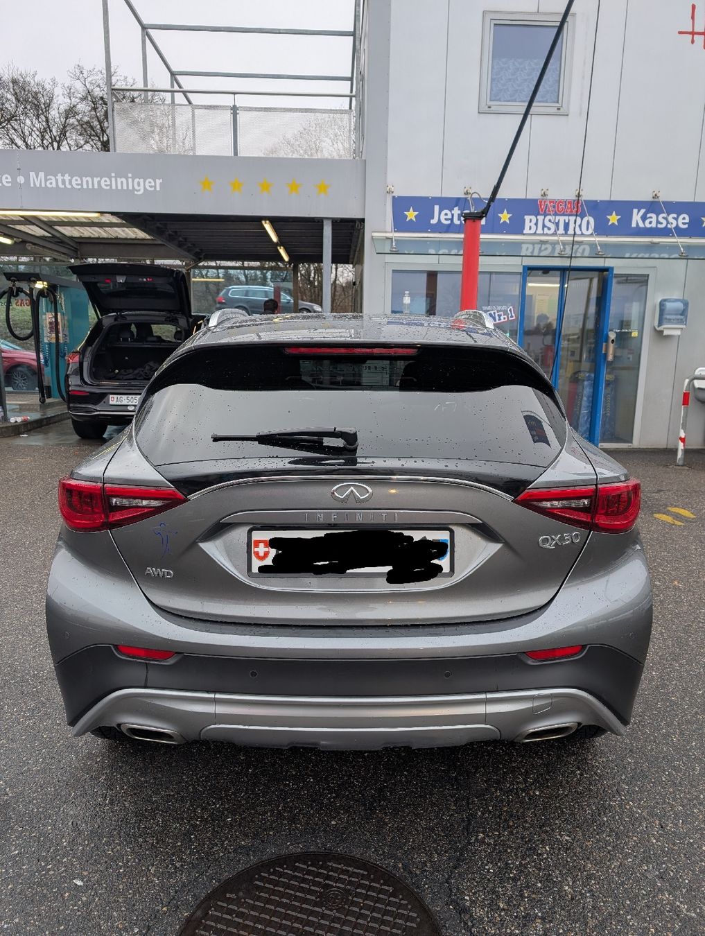 Carrozzine: INFINITI QX30 AWD 2.2D – Nuovo (secondo la descrizione) da Mellingen venduto da Sepoo 2
