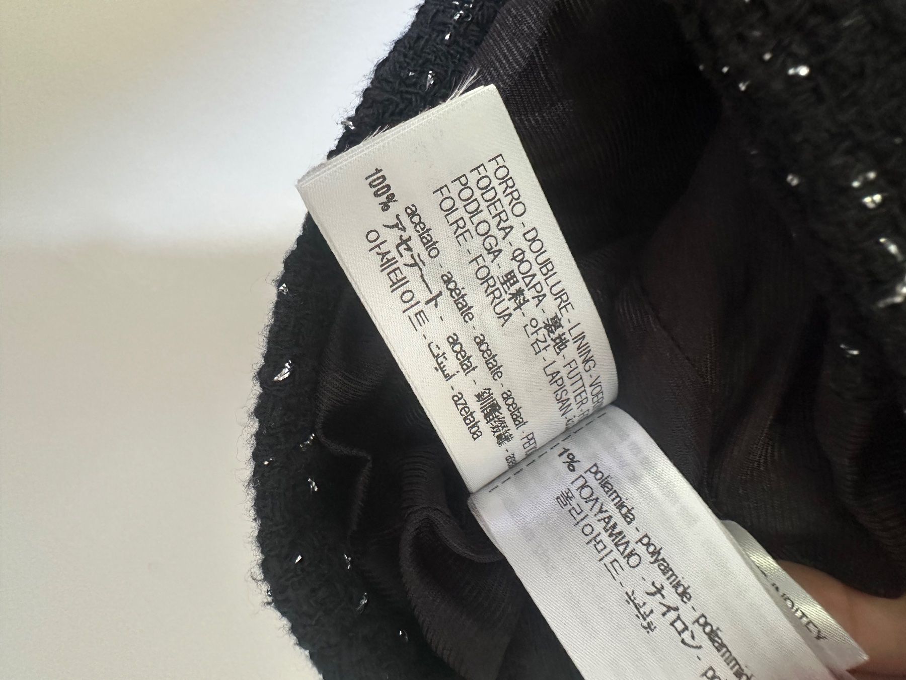 Tops: Zara Top schwarz mit goldigen Knöpfen – Gebraucht aus Zürich von ong8 4