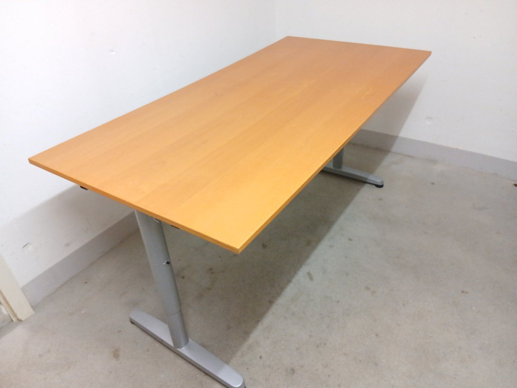 Ikea Scrivanie: Schreib-/Basteltisch Typ Galant – Usato da Toffen venduto da mistermarcello