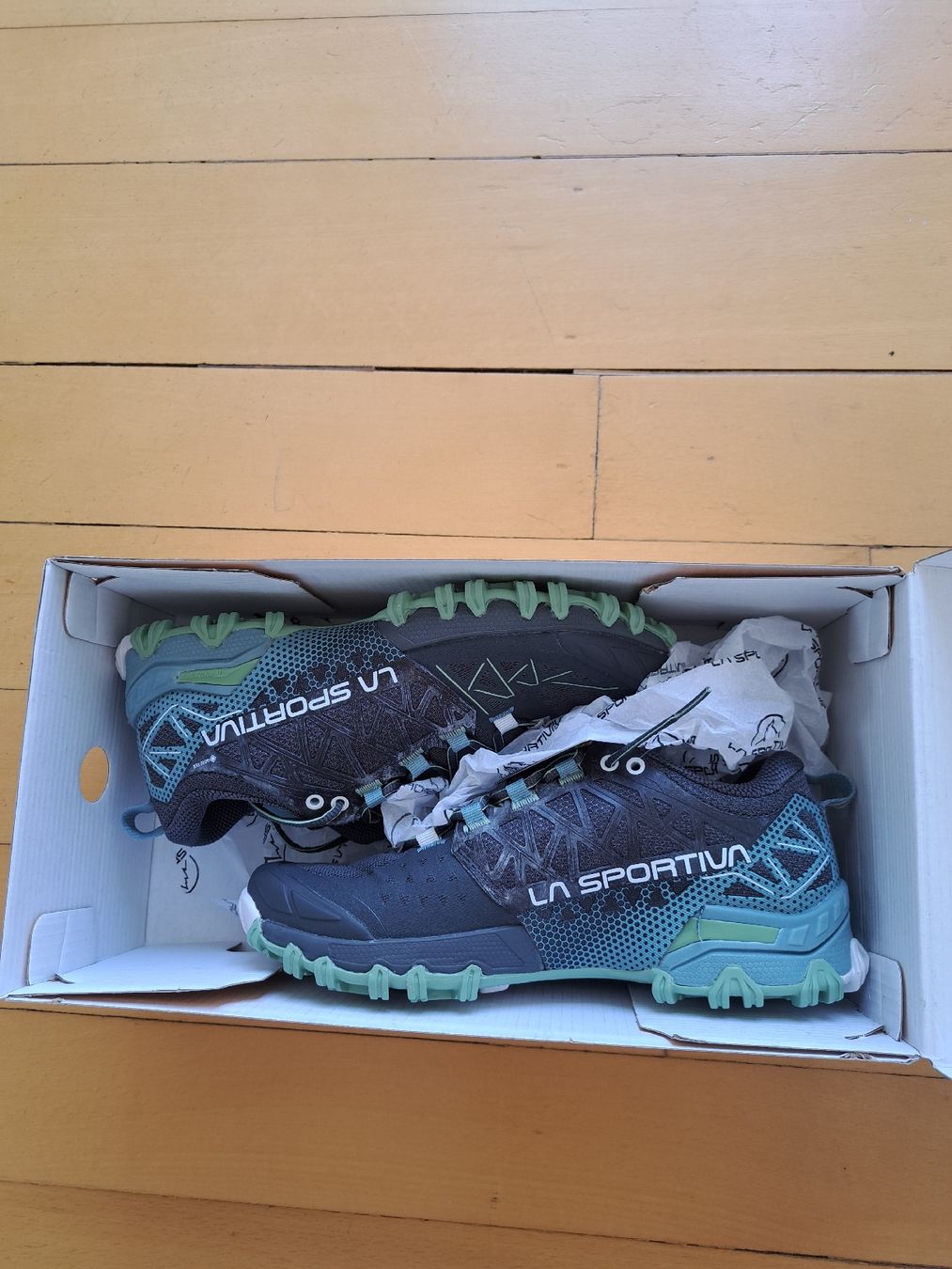 La Sportiva Chaussures femmes: La Sportiva Trailschuh NEU – Neuf avec emballage d'origine à Thalwil par sternenstaub369