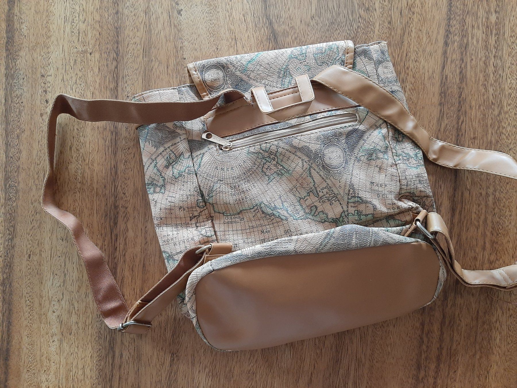 Zaini: Rucksack beige Weltkarte – Usato da Oberlunkhofen venduto da dreihaselnuesse 2