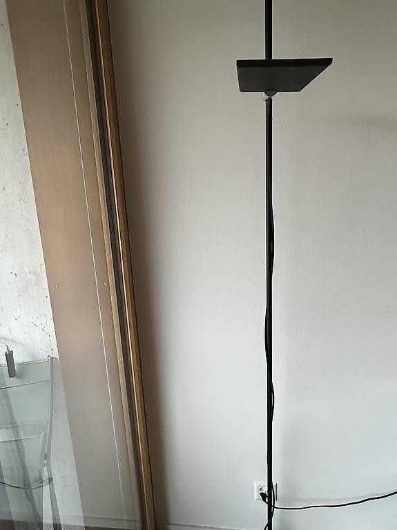Lampade: Stehleuchte schwarz – Usato da Liebefeld venduto da urbanier