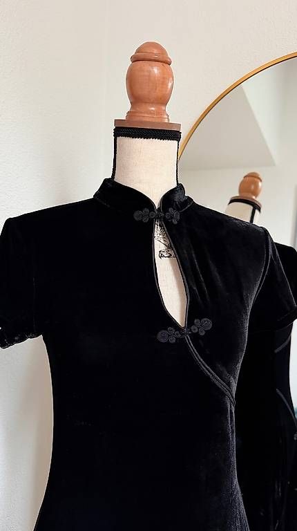 Vestiti: MANGO Samtkleid Schwarz Gr. M  Neu mit Etikett – Nuovo e nell'imballaggio originale da Pfungen venduto da olg_f8vp 1