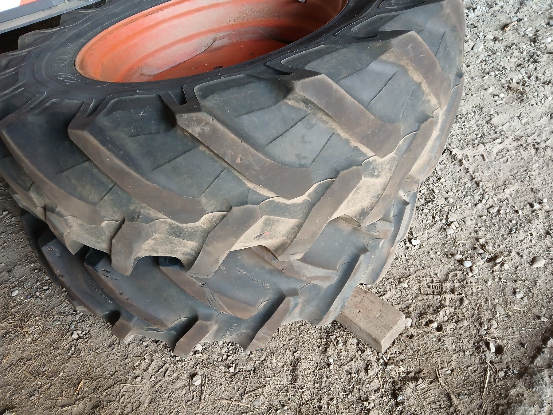 Tracteurs: Traktor Rad – D'occasion à Hagendorn par Biit02 3