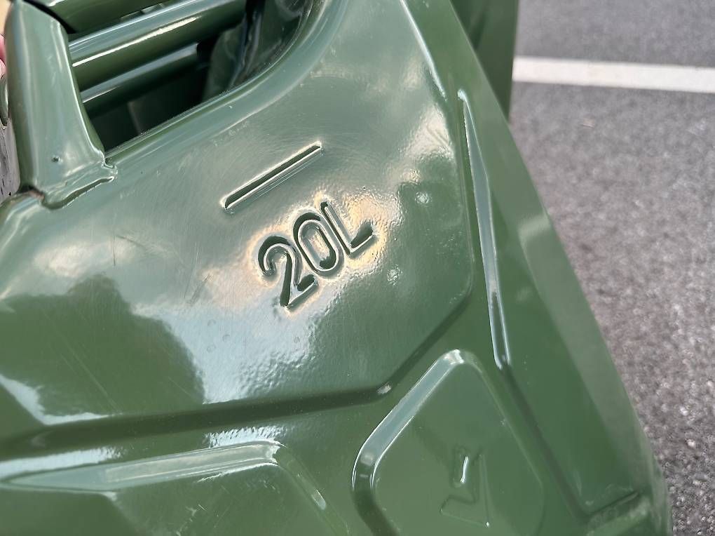 Taniche per benzina: Lot de 4 Jerricans 20 Litres – Usato da Blonay venduto da inf_2rmr 3