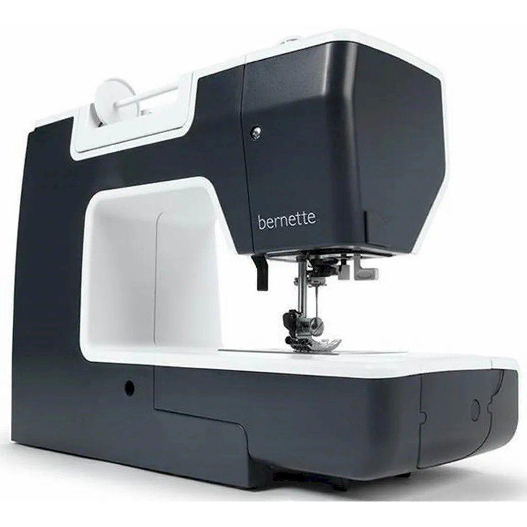 Machines à coudre: Bernette Nutzstich Nähmaschine b38 – Neuf avec emballage d'origine à Bottighofen par zaap 3