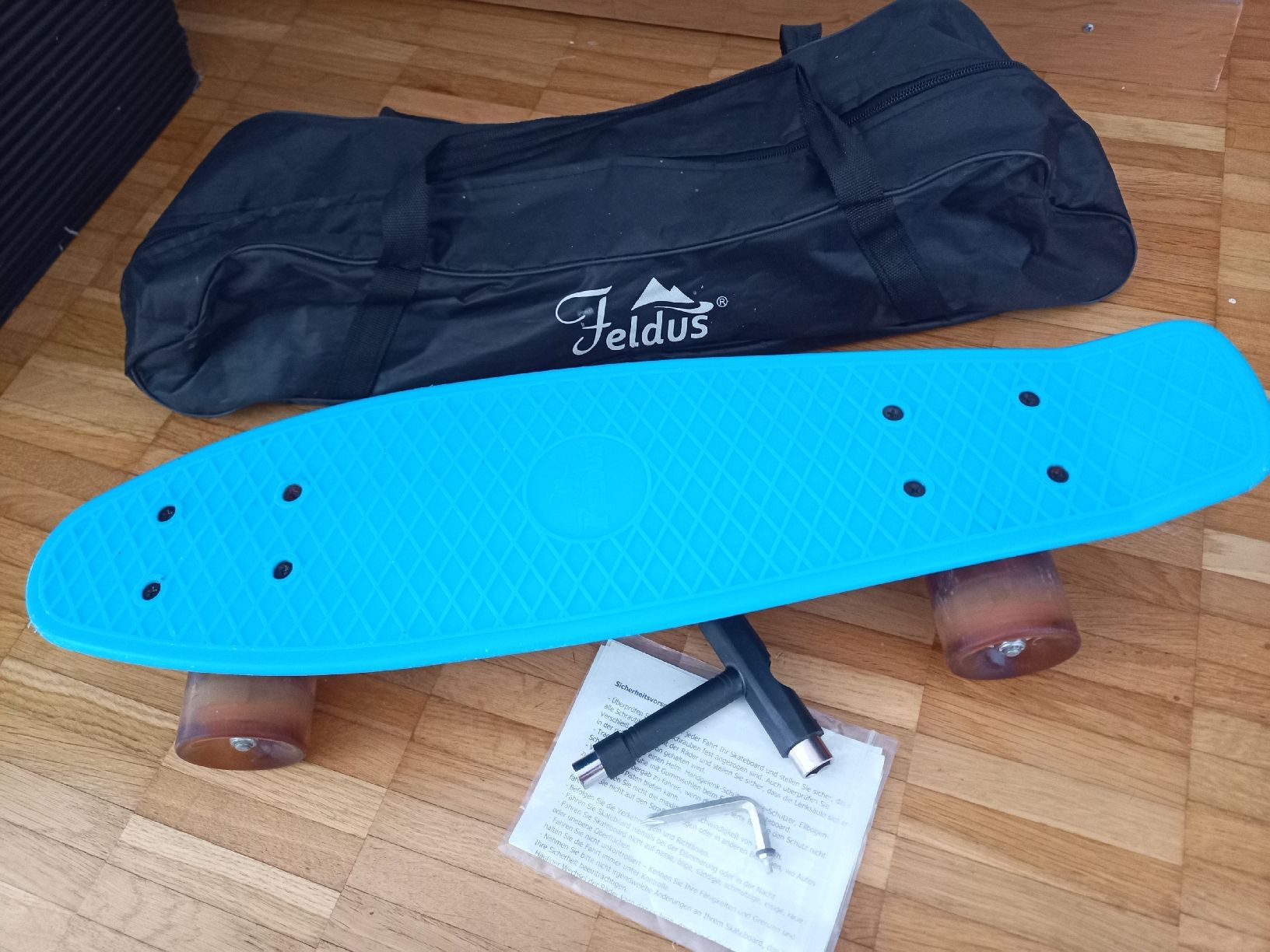 Penny Skateboards Skateboards: Feldus Pennyboard blau mit Tasche und LED Set – Neu (gemäss Beschreibung) aus Stäfa von krp54