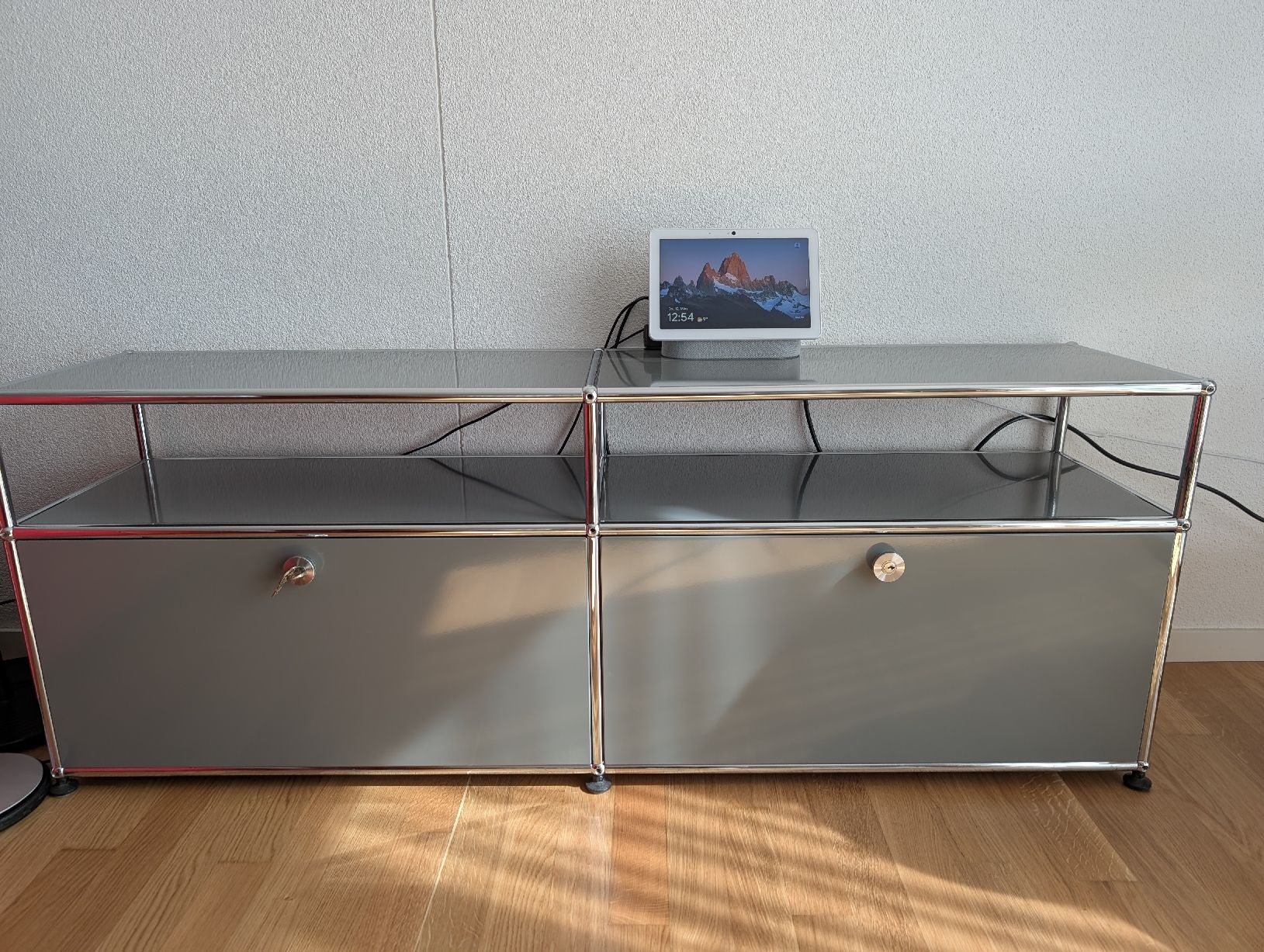USM TV Möbel: USM mittelgrau – Gebraucht aus Grenchen von Lifeguard2