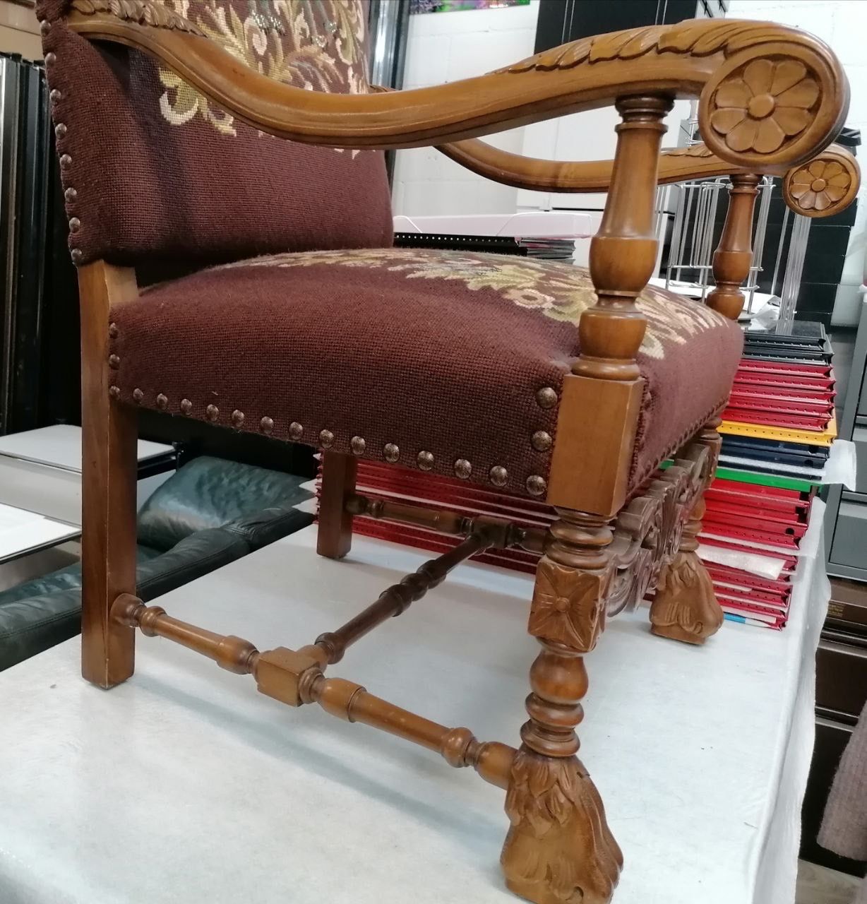 Poltrone: Antiker Sessel im Empire Style – Usato da Regensdorf venduto da Jackone 1