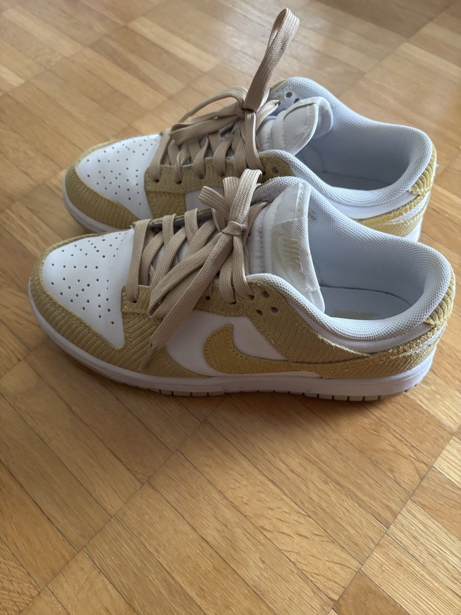 Nike Damenschuhe: Nike Dunk Low Sneaker – Gebraucht aus Zürich von ChampShirts 3