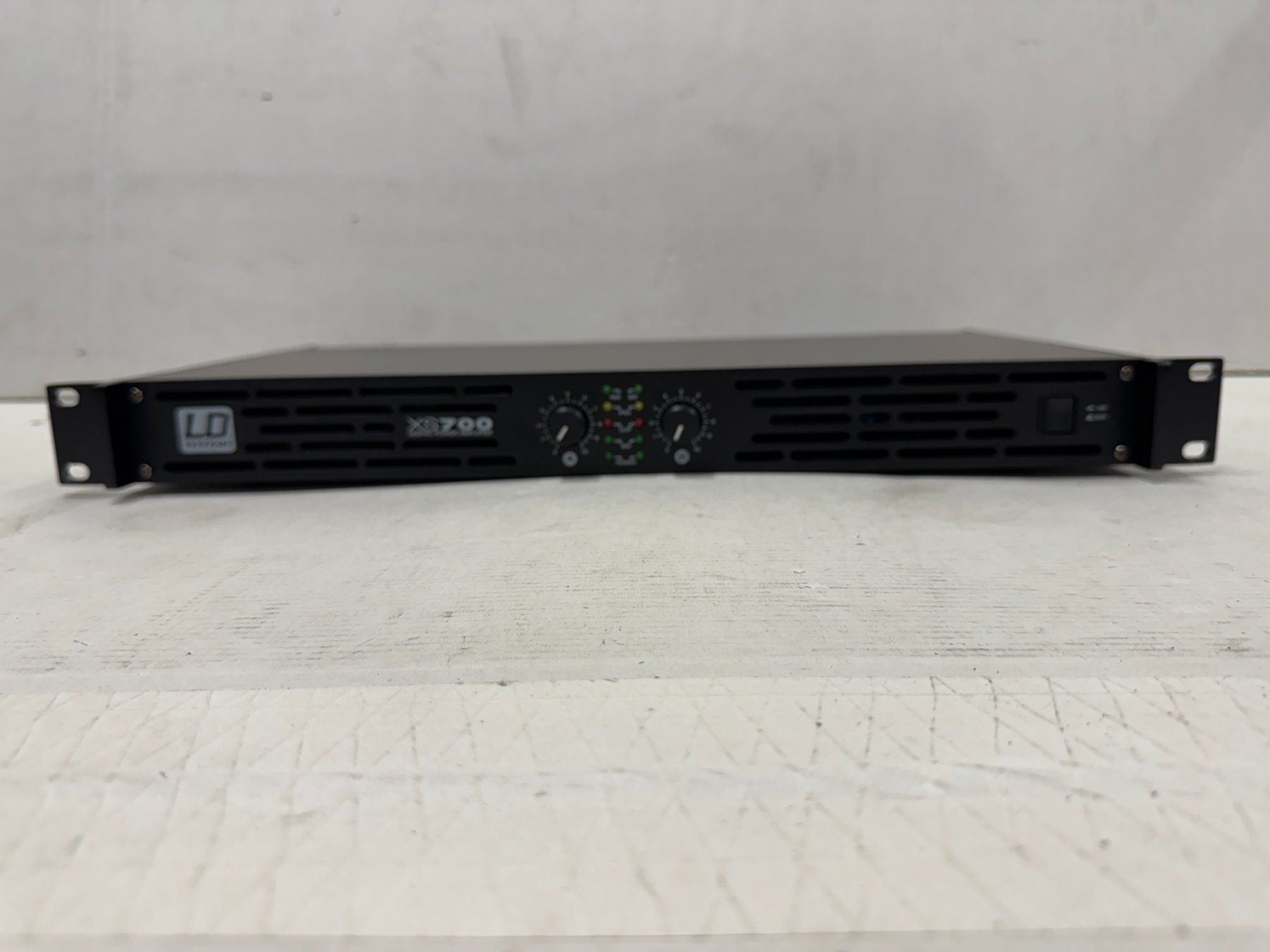 LD Systems Amplificatori: LD Systems Endstufe XS 700 (A317) – Nuovo (secondo la descrizione) da Däniken SO venduto da Profog1 2