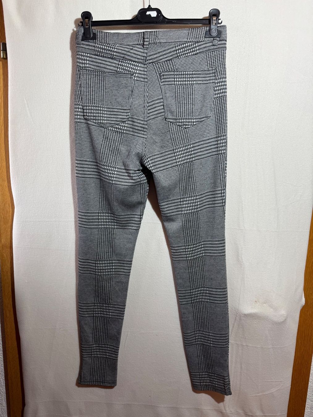 Pantaloni: Gemusterte Hose von Chicoree Gr. M – Usato da Grosswangen venduto da SALE_SALE_SALE 4