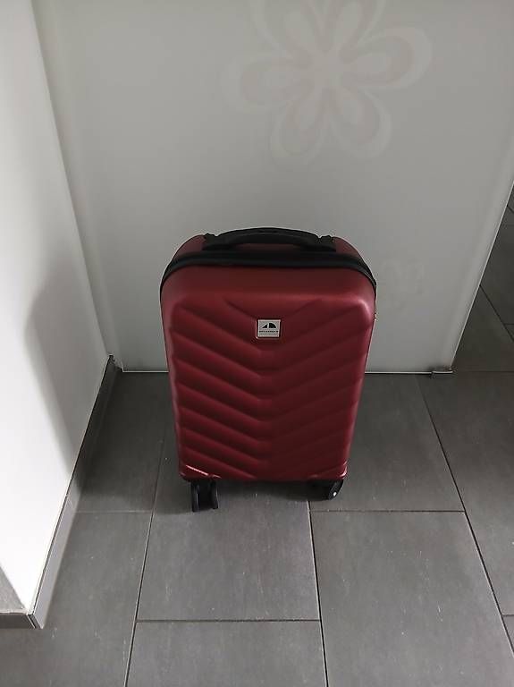 Sonstiges zu Aviatik: Easyjet Hartschalenkoffer – Neu (gemäss Beschreibung) aus Birsfelden von coccobello03