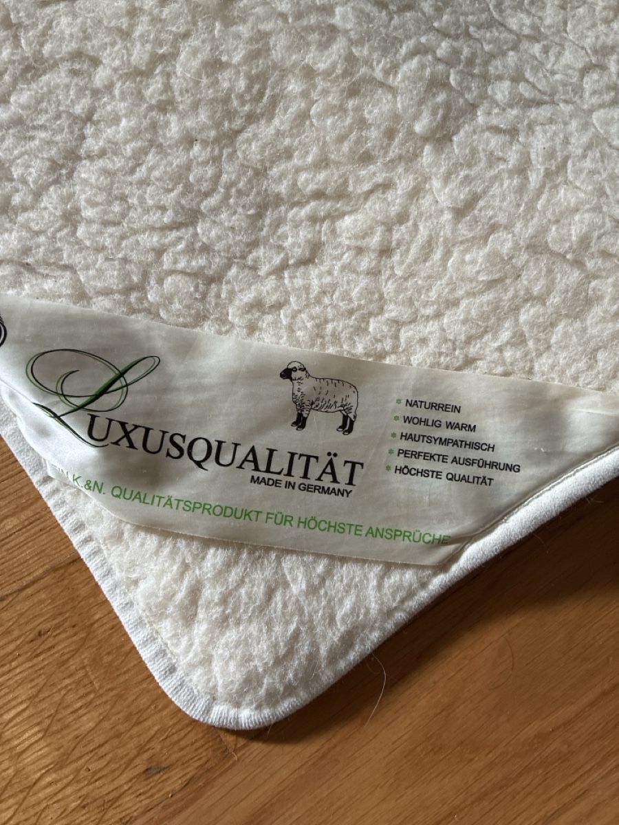 Coperte: Lammfelledecke Luxusqualität  – Usato da Urtenen-Schönbühl venduto da Evilette 1