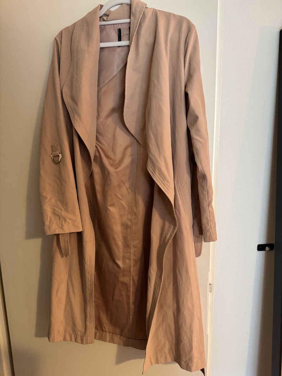 Cappotti: Pink trench coat S – Usato da Zürich venduto da Lovelyperfumes