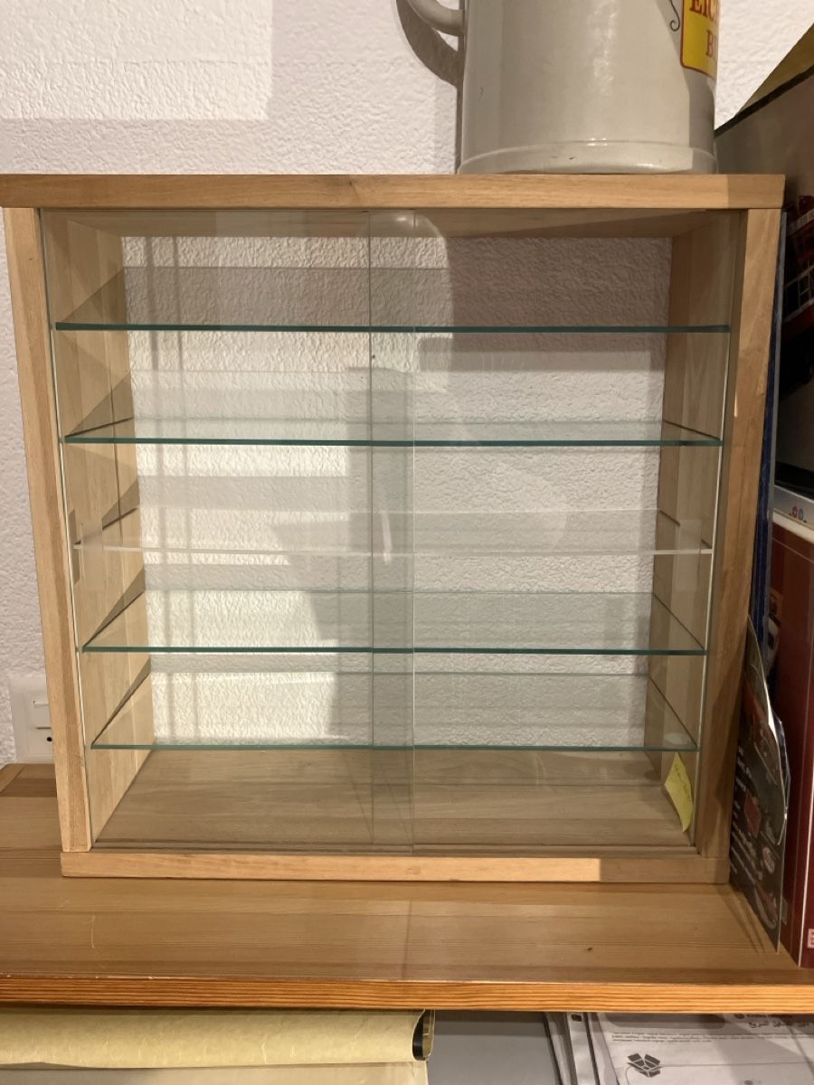 Vitrinen: Vitrine Holz ca. H49x B48X T17cm – Gebraucht aus Spreitenbach von Strolch