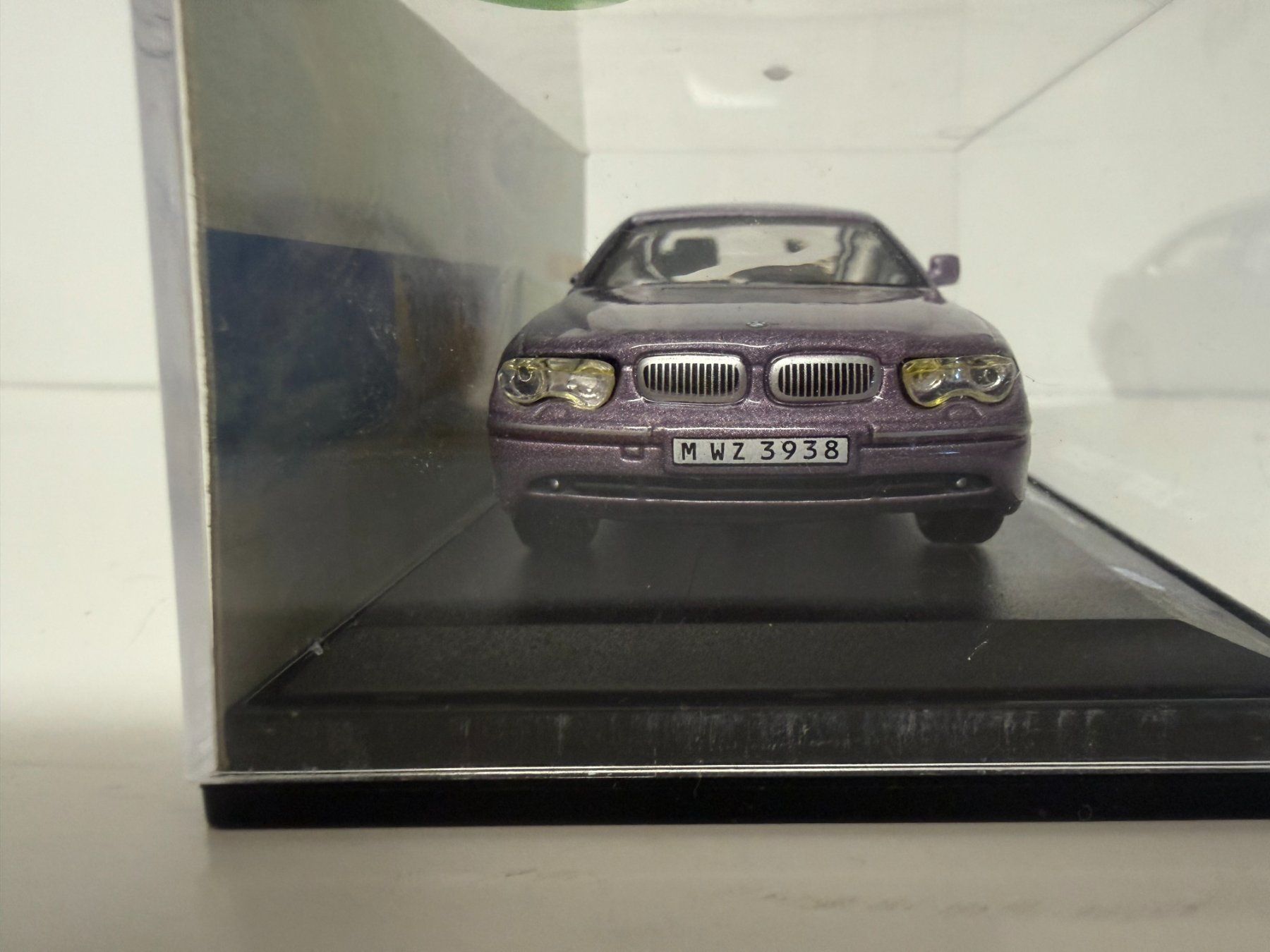 BMW Modellini d'auto: BMW 745i American Mint 1-43 / 4 – Nuovo e nell'imballaggio originale da Männedorf venduto da toroloco1953 1