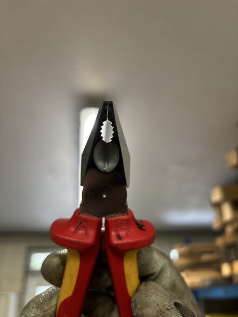 Knipex Tutti gli attrezzi: KNIPEX Kombizange & Spitzzange 1000V, – Usato da Bärau venduto da Luschwa 2