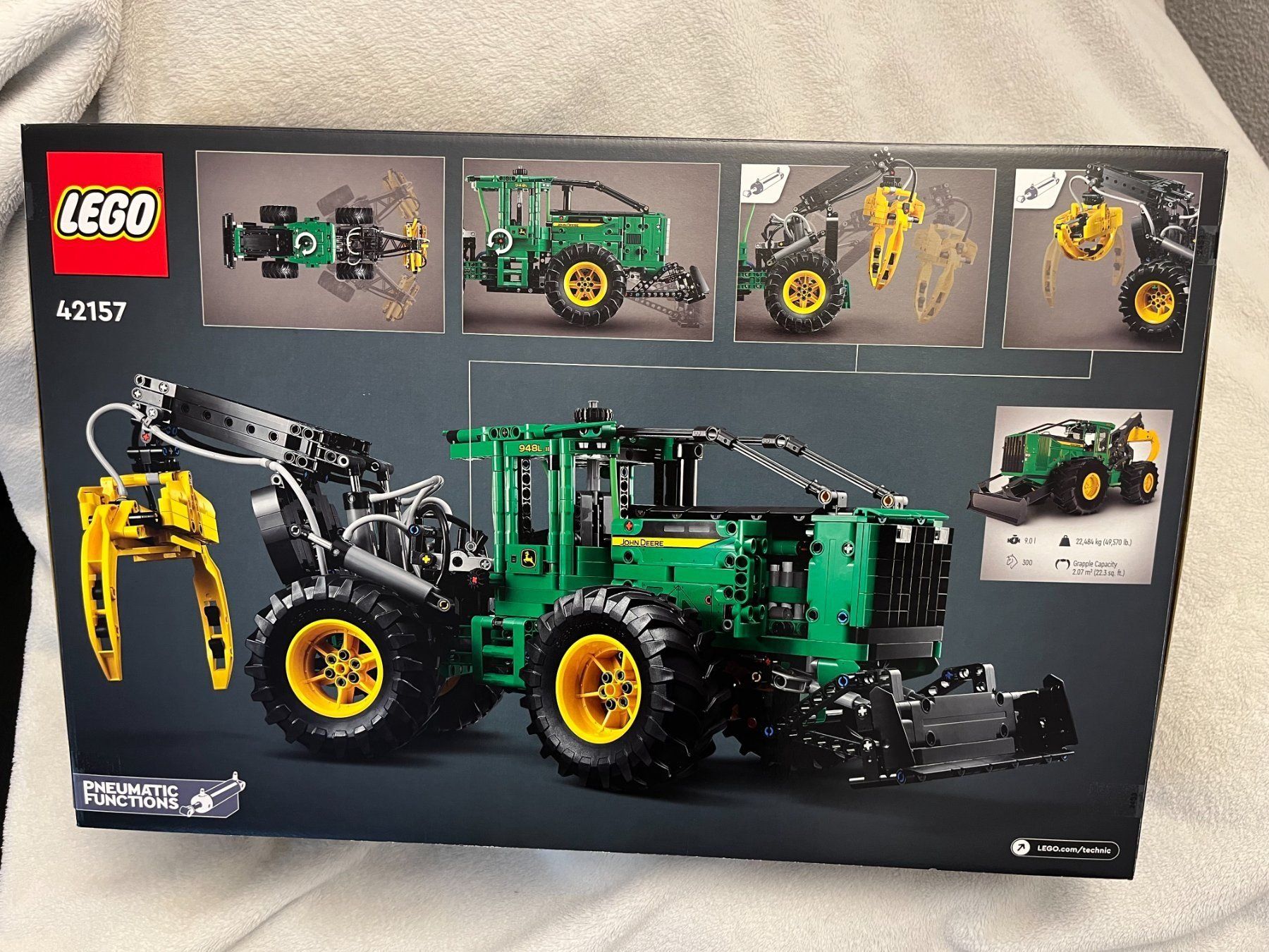 John Deere 948L-II Skidder Display Case for LEGO 42157