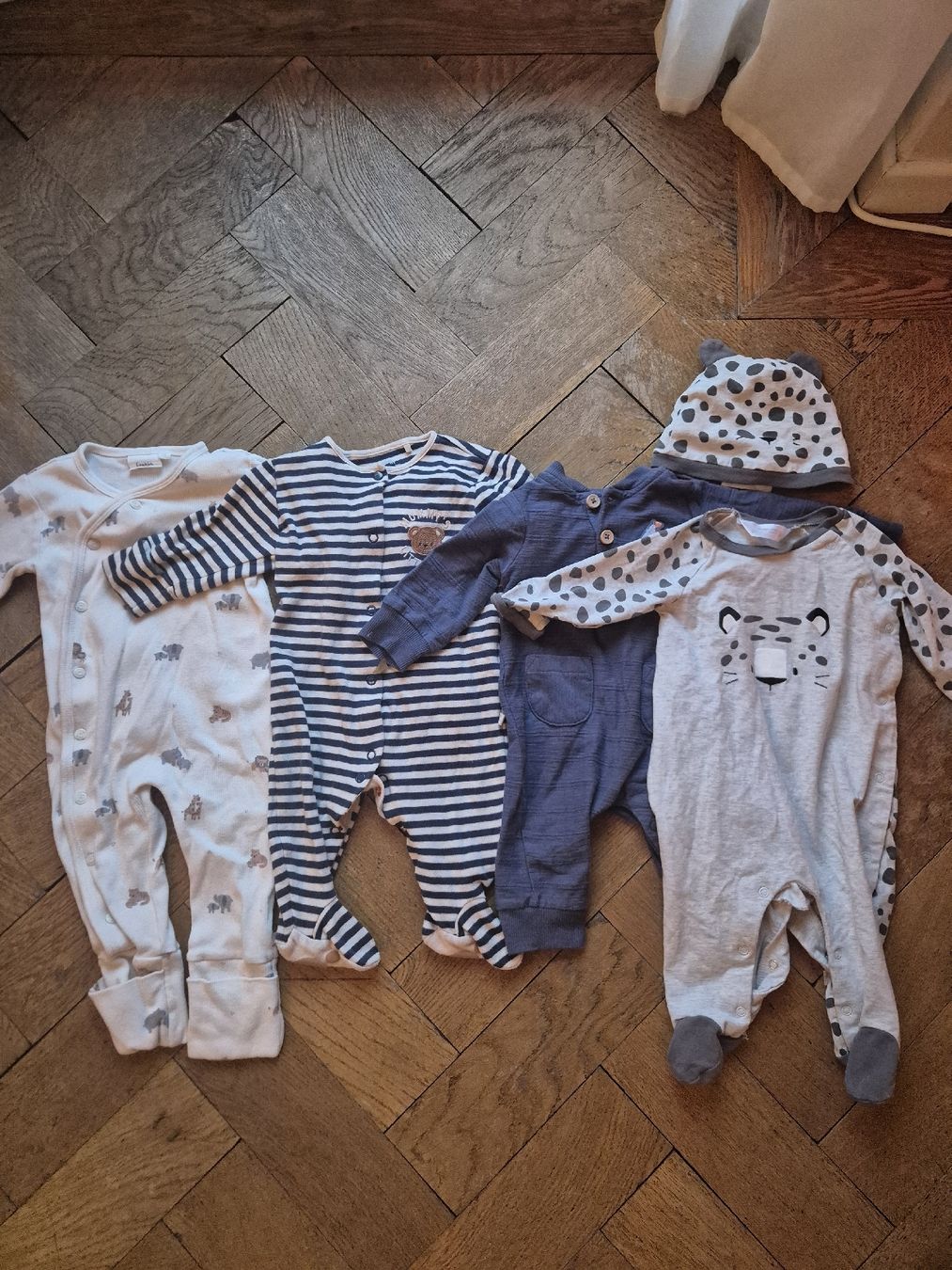 Lotti & Set di vestiti: 4x neuwertige & süsse Strampler Gr. 62 – Usato da Zürich venduto da taisli1