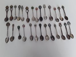 27 cuillières diverses collection Suisse