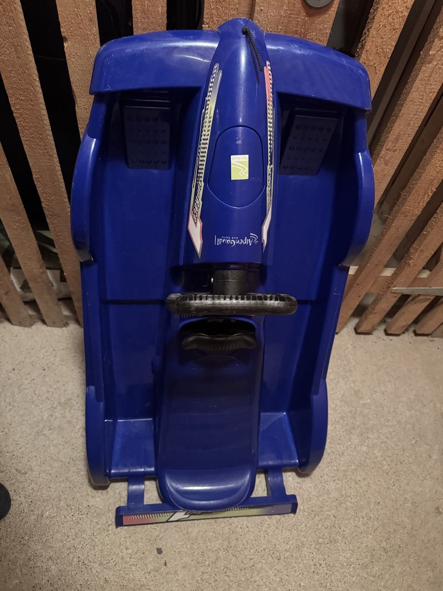 Schlitteln: 2 AlpenGaudi Kinderbob rot / blau – Gebraucht aus Nussbaumen AG von DonPischi 4