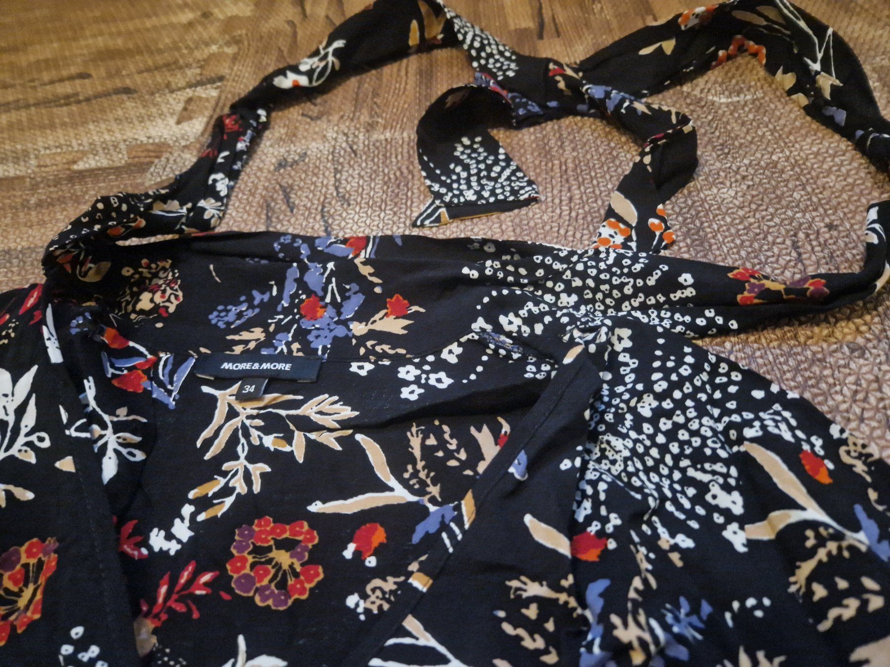 Camicette: Bluse schwarz/bunt – Usato da Triengen venduto da KittyKat6 1