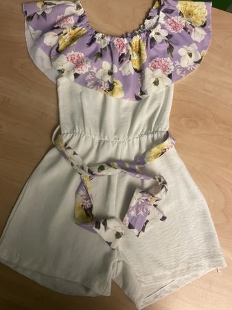 Sommerlicher Jumpsuit mit Blumenmuster, Grösse 10 🌸