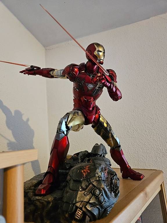 Hot Toys Figuren: Iron Man Mark III - Iron Man - 1/4 Scale Figur – Gebraucht aus Zofingen von mat_5pgg