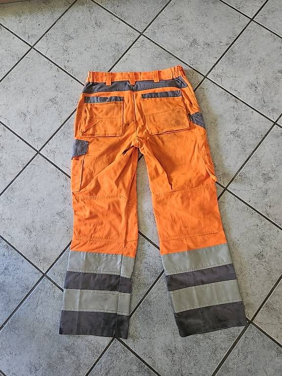 Hosen: Warnhose Arbeitshose Sicherheitshose – Gebraucht aus Sisikon von bryke 1