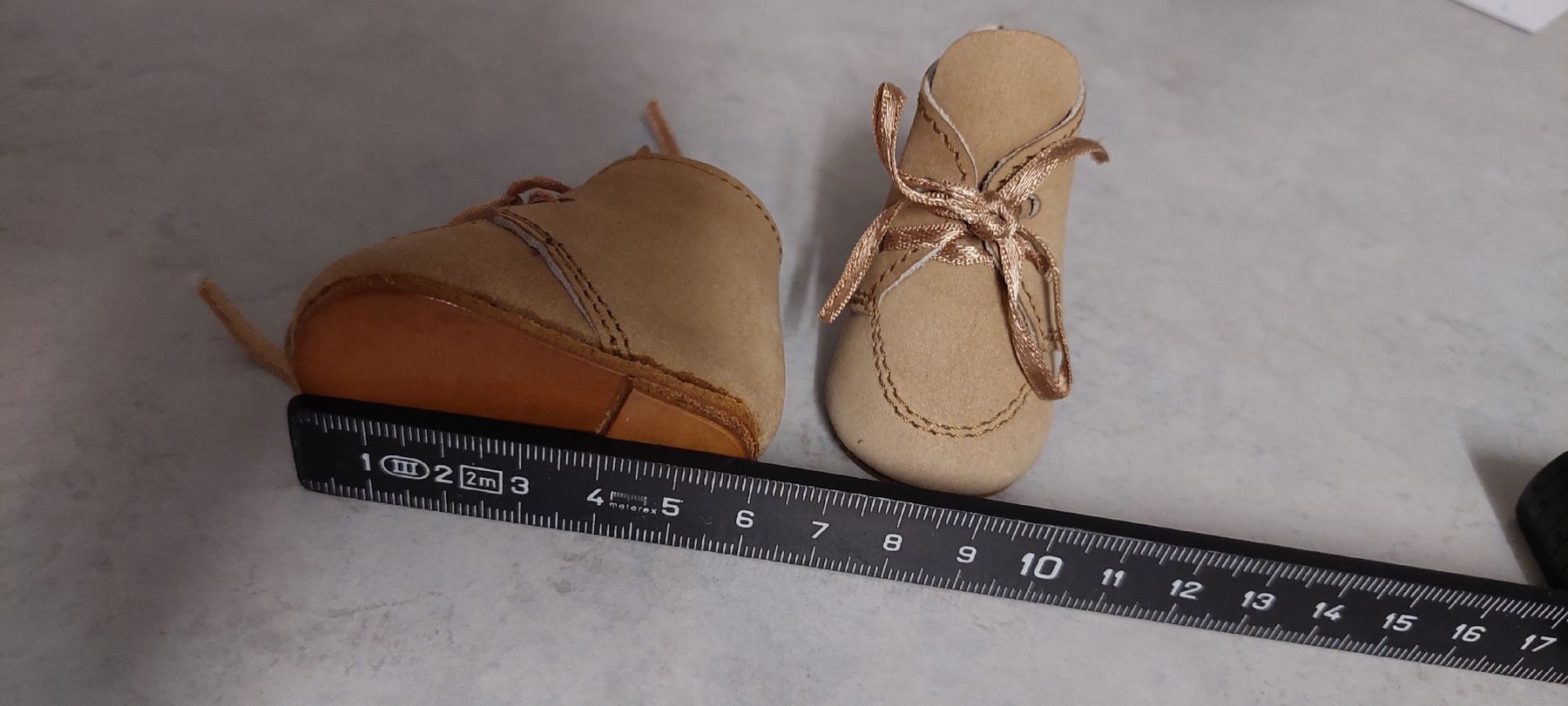 Sasha Morgenthaler Bambole: 5Paar Puppenschuhe  – Usato da Muri AG venduto da nindo1 2