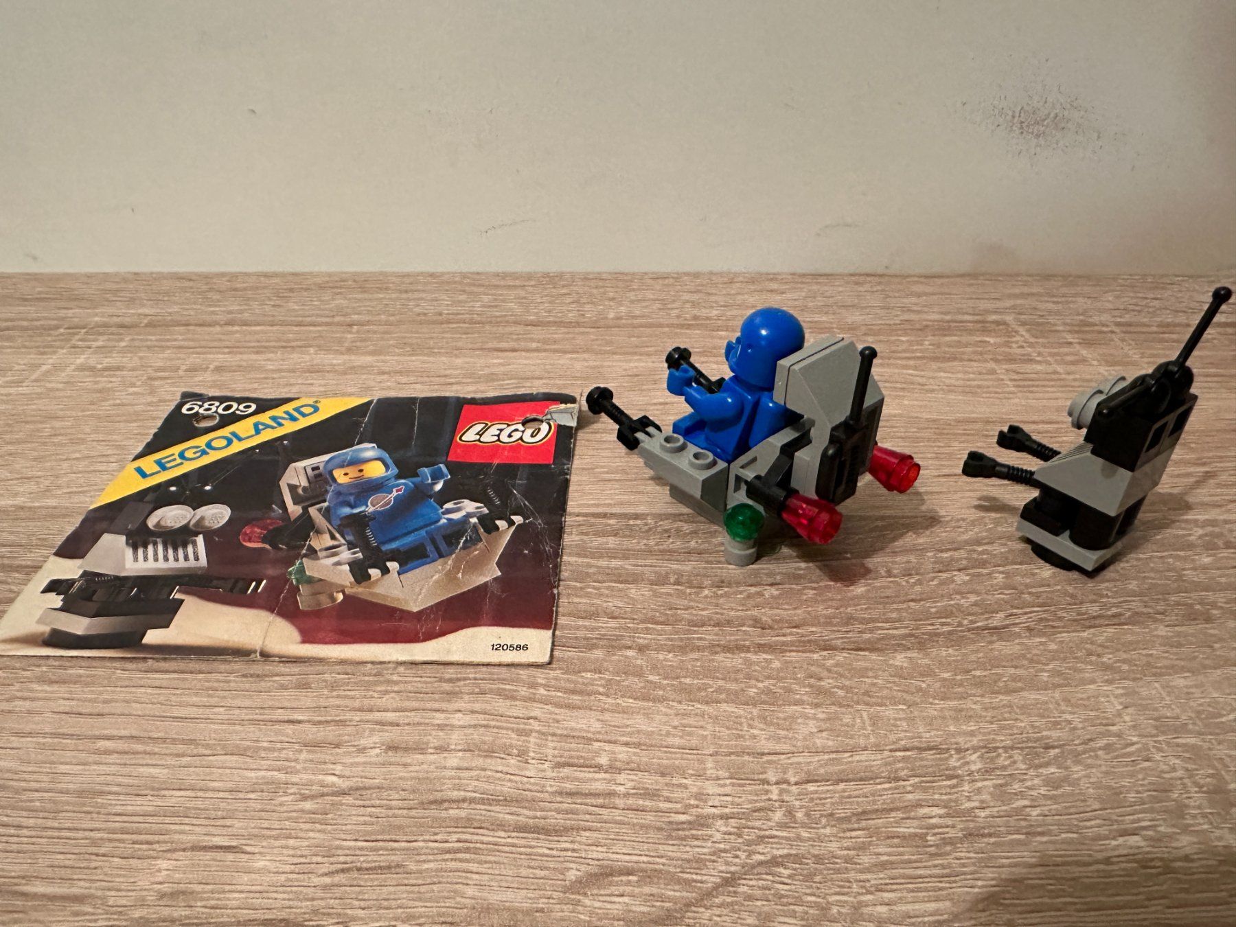 Legoland Kit di costruzioni: LEGO Space 6809 XT-5 and Droid – Usato da Basel venduto da Don-Angel 1