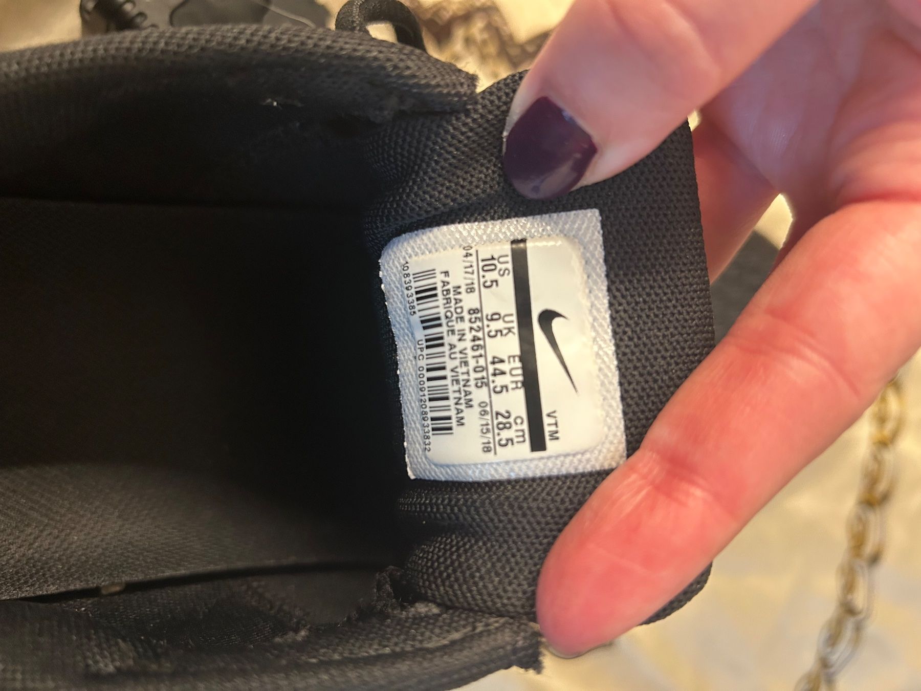 Nike Scarpe da uomo: Chaussures Nikenoires neuves pointure 44.5 – Usato da St-Légier-Chiésaz venduto da fav_djb9 2