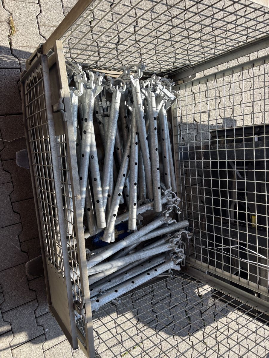 Gerüste: Dachrandgerüst und zusätzliches – Gebraucht aus Turbenthal von inf_77rq 5