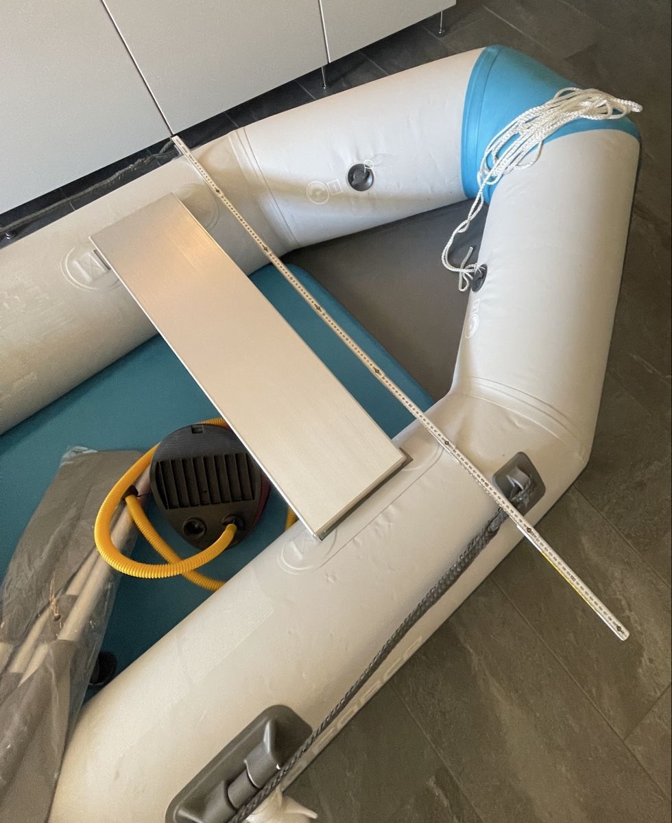 Boote: Schlauchboot – Neu (gemäss Beschreibung) aus Härkingen von Tollstoy 2