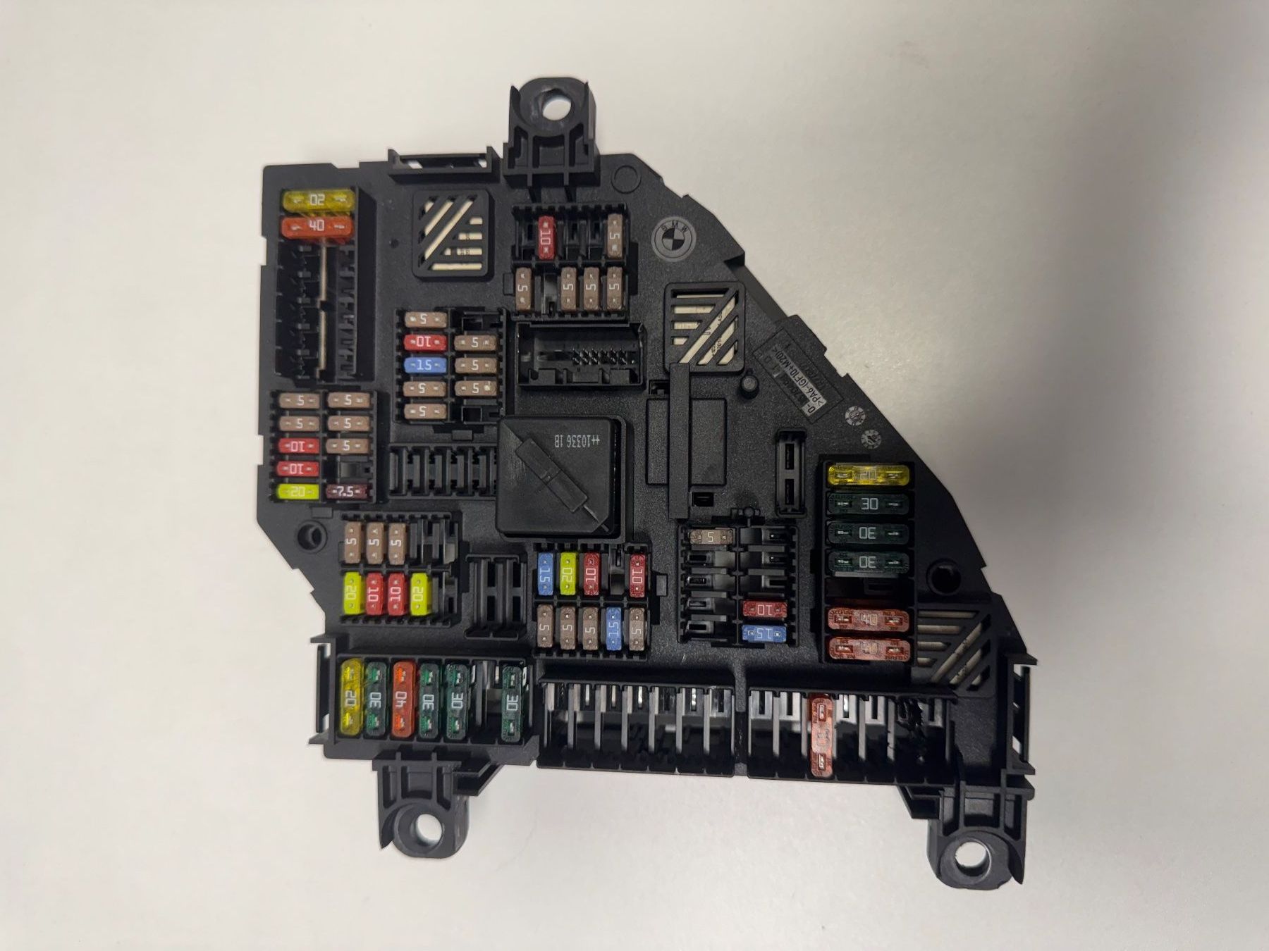 BMW Tutti pezzi di ricambio auto: Sicherungsmodul BMW 9234423-01 gebraucht – Usato da Bilten venduto da g-m-w