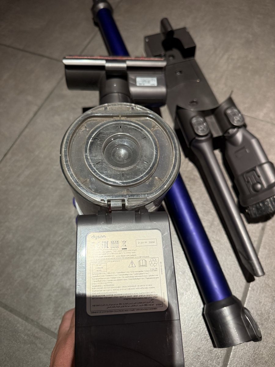 Dyson Aspirapolveri & Accessori: Dyson v6 Defekt  – Difettoso da Claro venduto da KarinS84 3