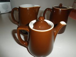 3 Kaffee- Michkrüge „Braun wie Rössler“  In gutem Zustand