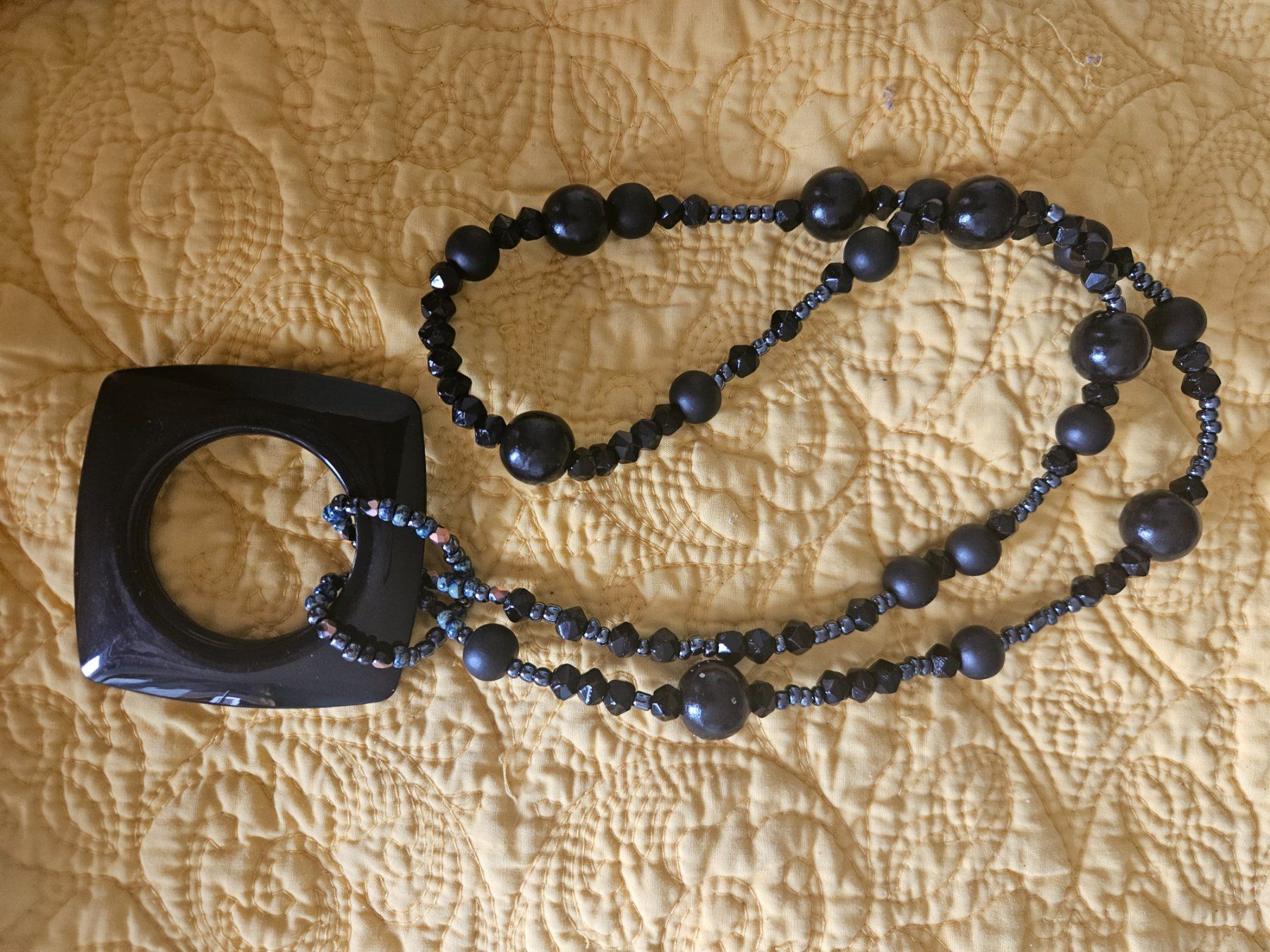 Catenine: collier porte lunettes perles noires – Nuovo e nell'imballaggio originale da Thônex venduto da lacomtessedesfees 4