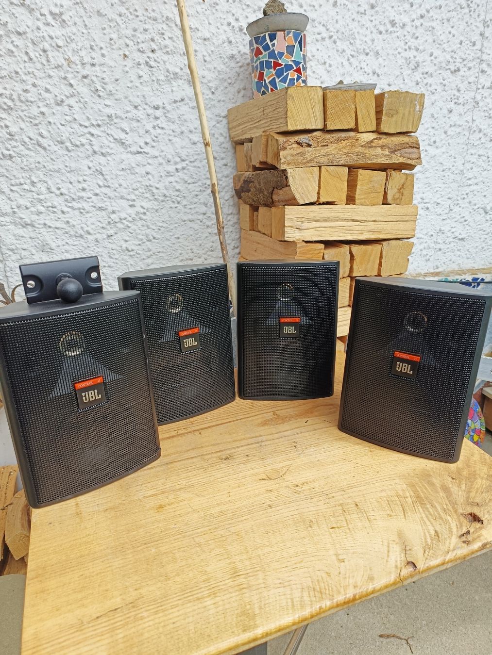 JBL Casse acustiche: 4 JBL Control 23 mit Wandhalterung – Usato da Steffisburg venduto da zulg03