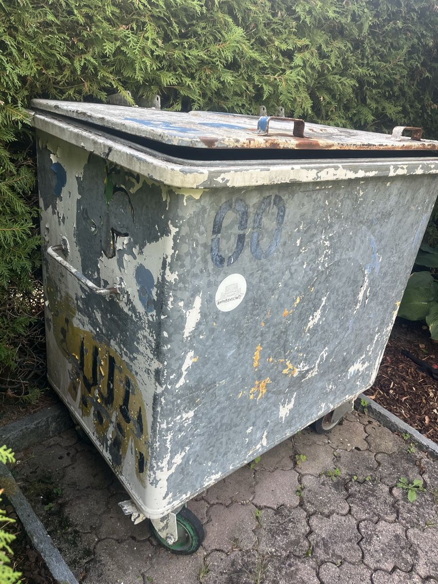 Autres articles bureau & commerces: Abfall container 600l  – D'occasion à Stallikon par Aminux06 1