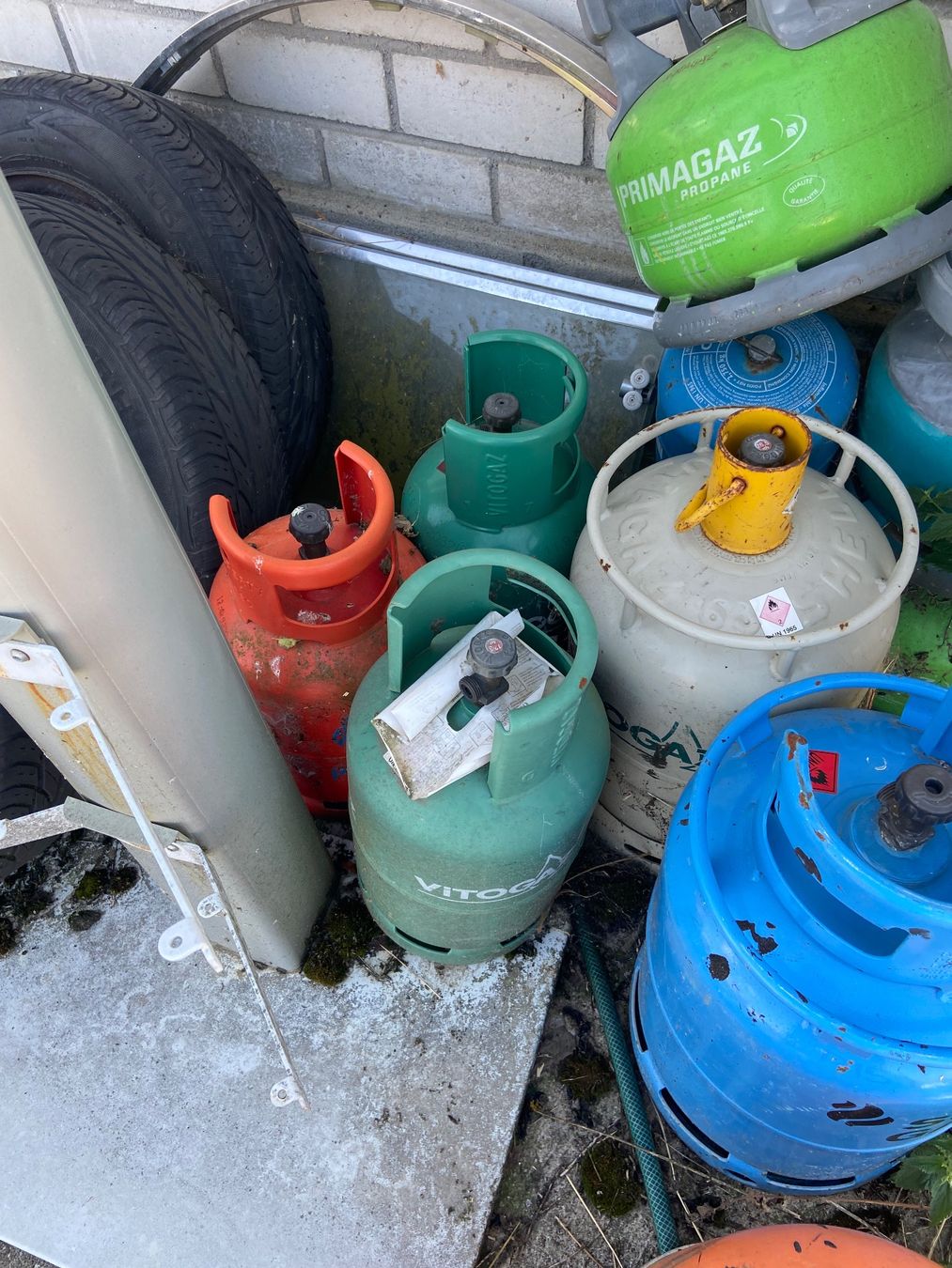 Apparecchiature e tecnologia a gas: bouteille de gaz 10 pieces – Usato da Châtelaine venduto da argentina 2