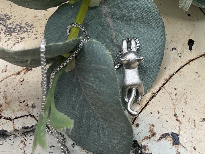 Catenine: Silbercollier mit Katzenanhänger – Nuovo (secondo la descrizione) da Luzern venduto da S.Kern01