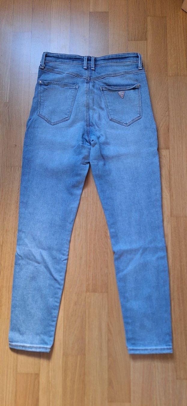Guess Jeans: Guess, jeans – Usato da Lussery-Villars venduto da pousinete02 1