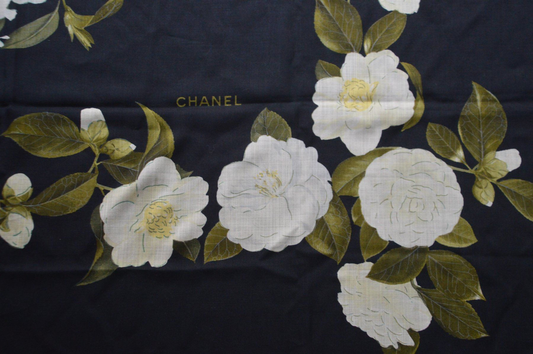 Chanel Foulard & Sciarpe: Schal / Châle Chanel 140 x 140 cm – Usato da Collonges venduto da Auganien 6